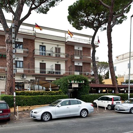 Hotel 4 Pini Рим Экстерьер фото