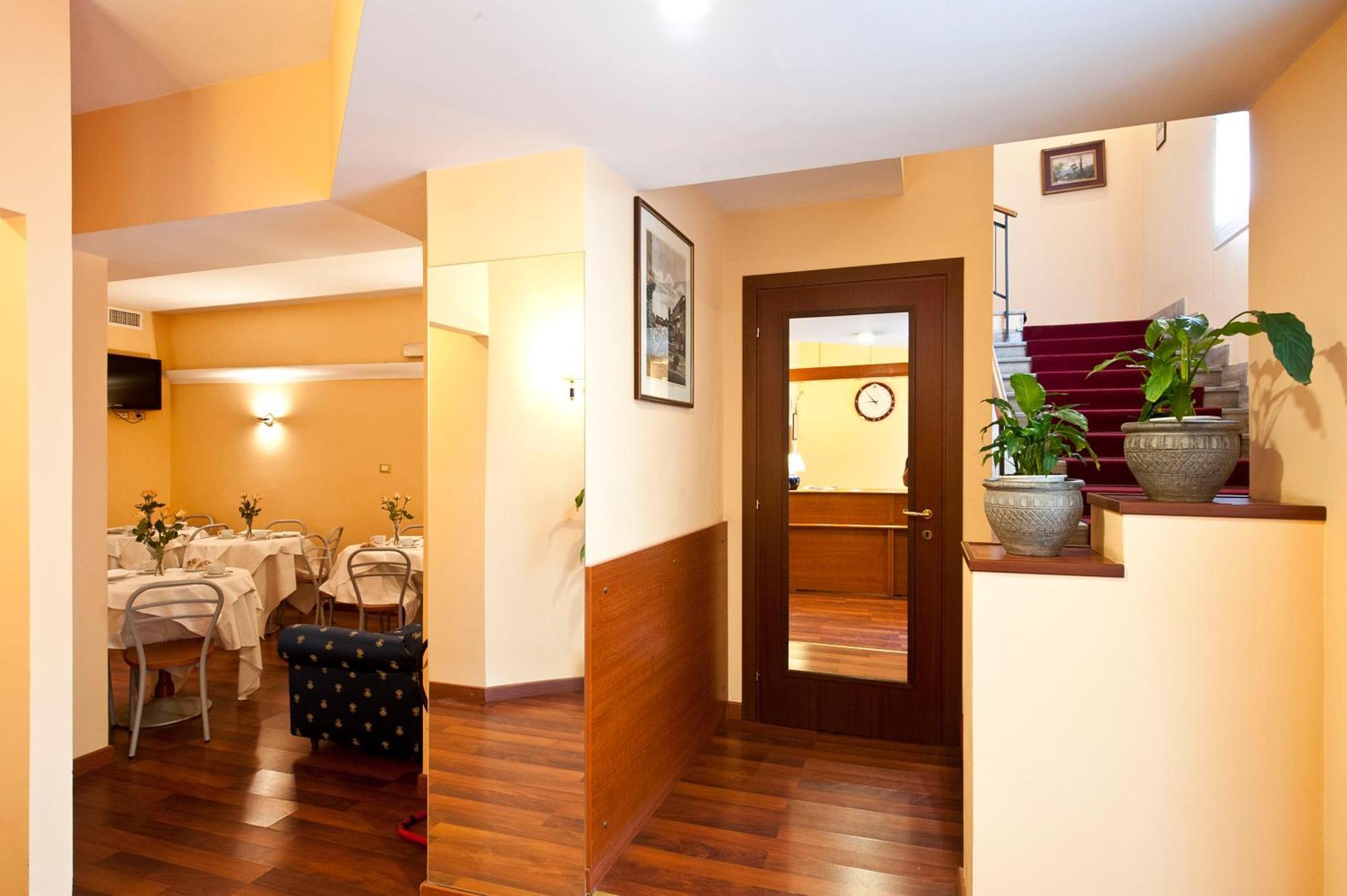 Hotel 4 Pini Рим Экстерьер фото
