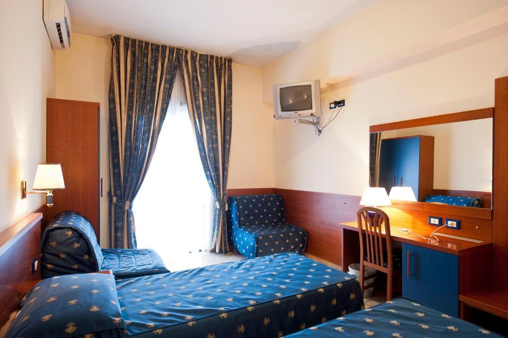 Hotel 4 Pini Рим Экстерьер фото